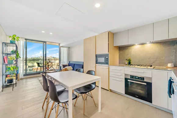 12.09/226 Victoria  Street, Potts Point