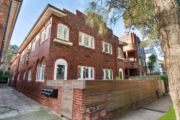 2/8 Warners Avenue, North Bondi