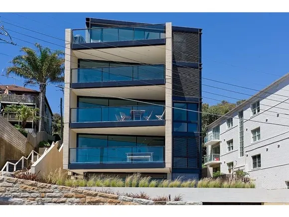 2/16 Pacific Street, Bronte