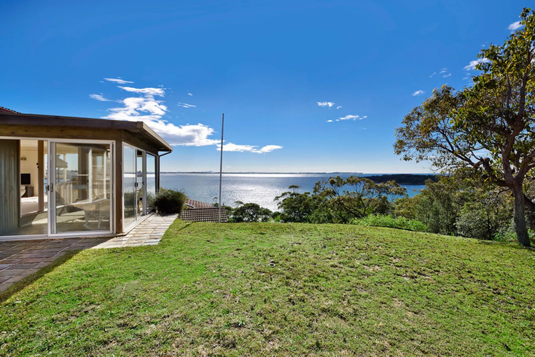 8 Loftus Street, Bundeena - Image 1