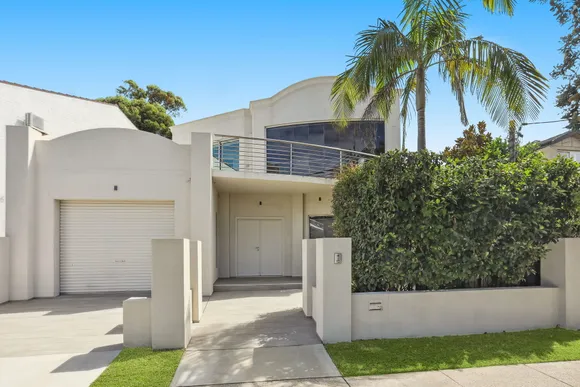 9 Brassie Street, North Bondi
