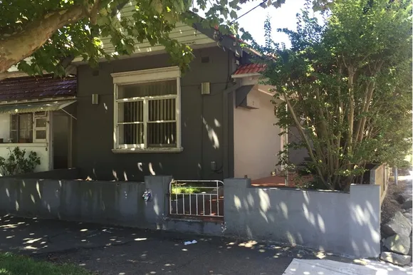8 Anzac Parade, Kensington