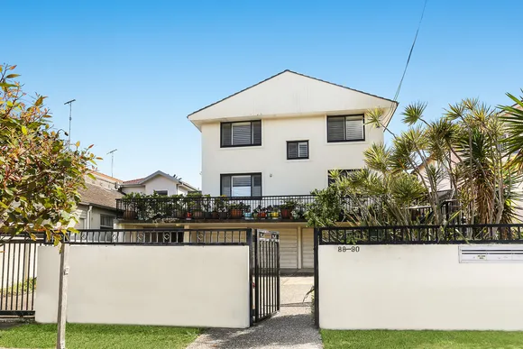 2/88-90 Murriverie Road, North Bondi