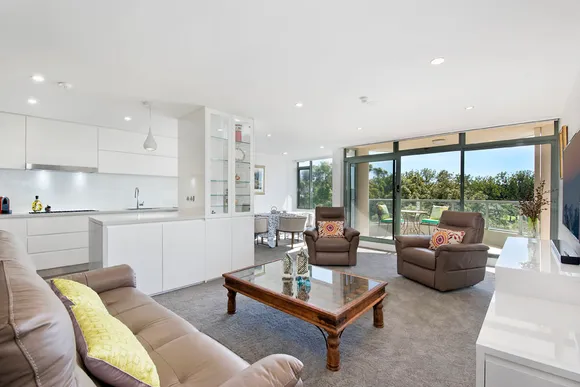 702/3 Black Lion Place, Kensington