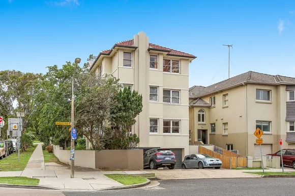 1/112 Warners Avenue, Bondi Beach