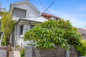 10 Knowles Avenue, North Bondi