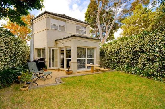 2/311A Bronte Road, Waverley