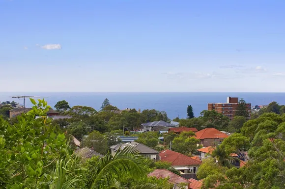 7/2 Seaview Street, Waverley - Image 1