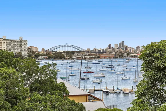 51/42 New Beach Road, Darling Point