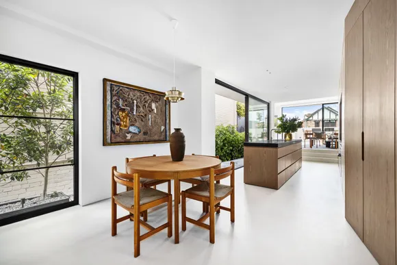 10 Rawson Avenue, Queens Park