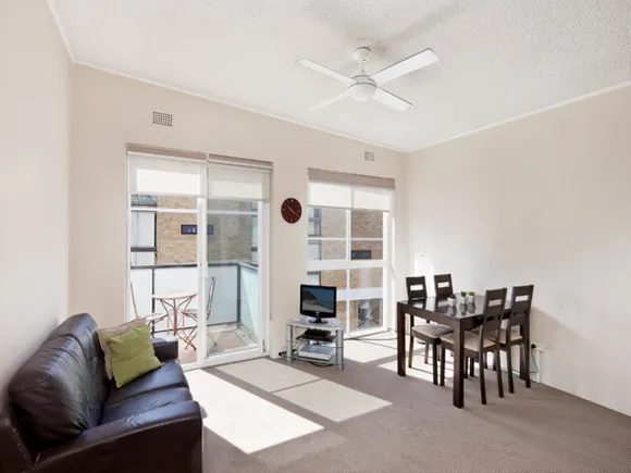 10/359a Bronte Road, Bronte