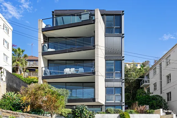 1/16 Pacific Street, Bronte