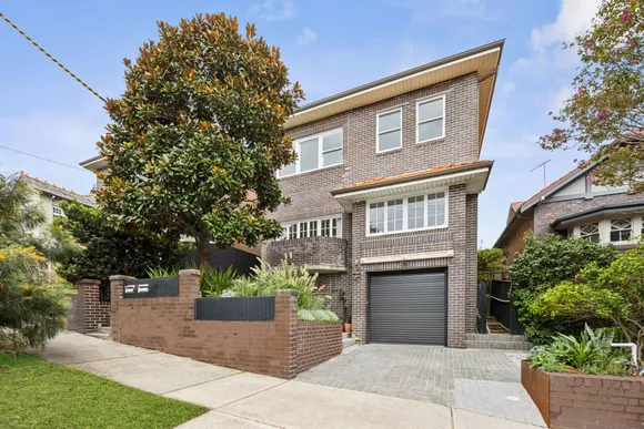 2/10 Moore Street, Coogee