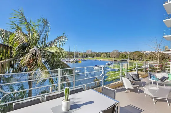 12/2 Elizabeth Bay Crescent, Elizabeth Bay