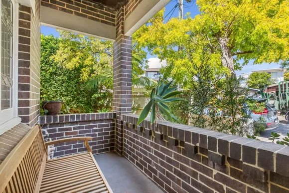 2/15 Lugar Brae Street, Bronte