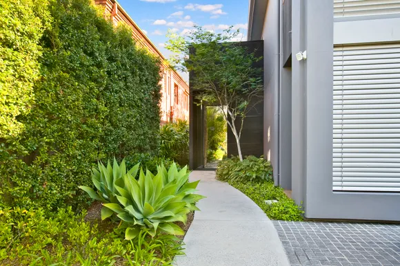40 Wallis Parade, North Bondi
