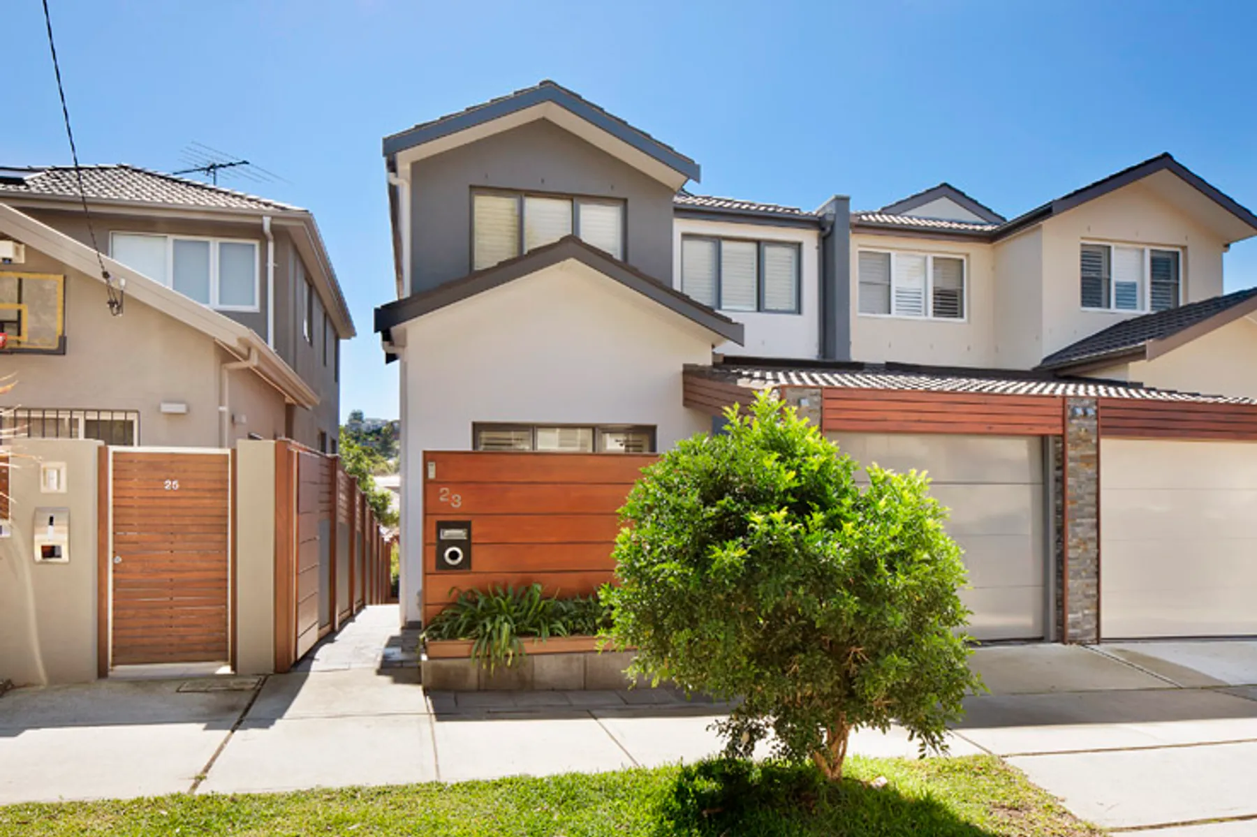 23 Oakley Road, North Bondi - Image 1