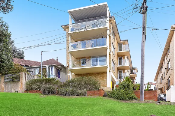 2/7 Carlisle Street, Tamarama