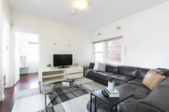 8/134B Bondi Road, Bondi