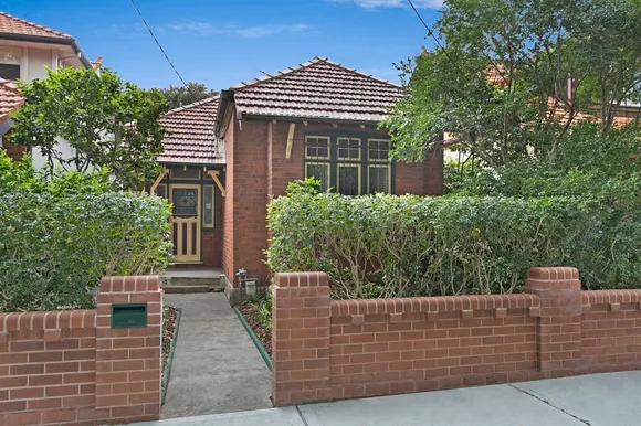 84 Alt Street, Queens Park
