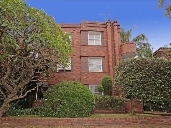 Unit 1/69  Curlewis  Street, Bondi Beach