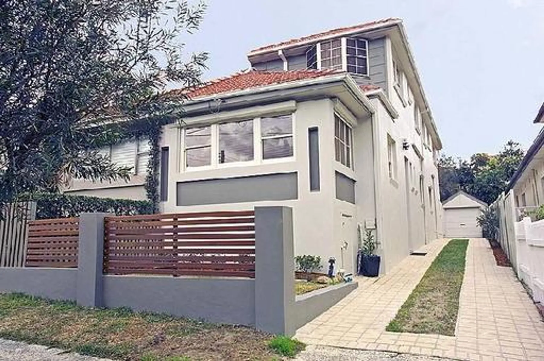 12 Knowles Avenue, North Bondi - Image 1