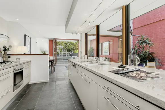 9 Mill Hill Road, Bondi Junction